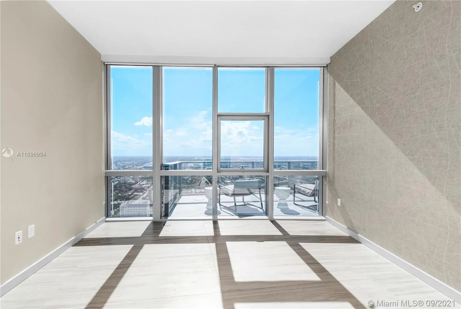 851 NE 1st Ave # 5202, Miami FL 33132