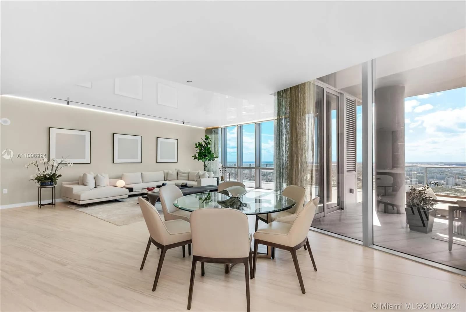 851 NE 1st Ave # 5202, Miami FL 33132