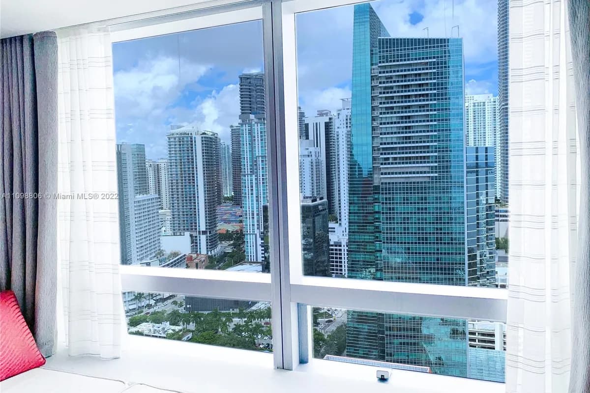 1435 Brickell Ave # 3210, Miami FL 33131