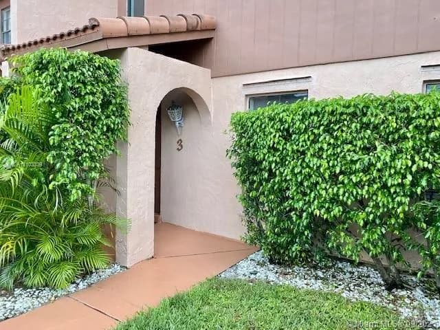 3 Laredo Pl # 10, Davie FL 33324