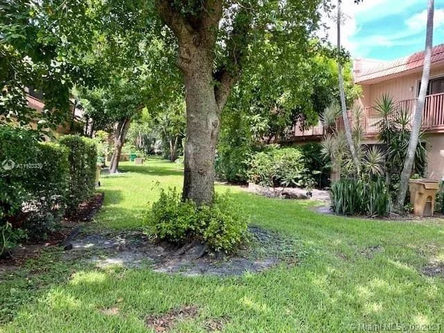 3 Laredo Pl # 10, Davie FL 33324