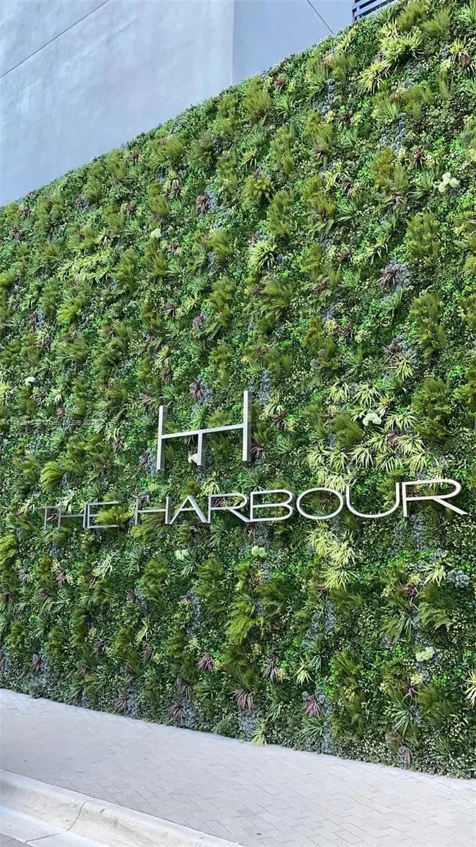 16385 Biscayne Blvd # 217, North Miami Beach FL 33160