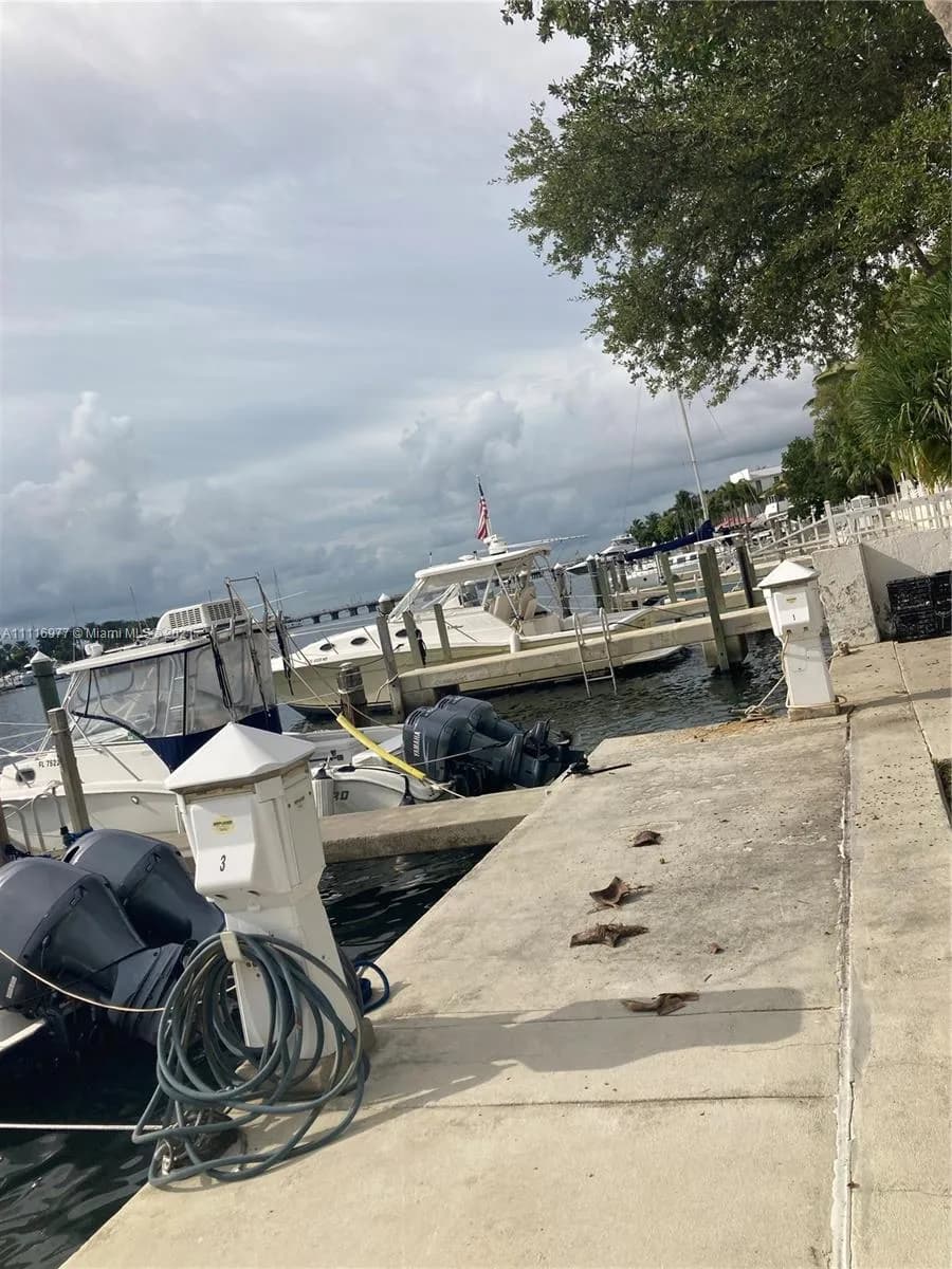 1600 S Bayshore Ln # 8D, Coconut Grove FL 33133