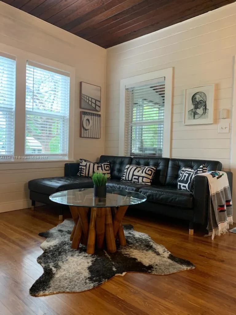 2 bedroom 1 bath for sale at 229 SW 3rd Pl, Dania Beach FL 33004