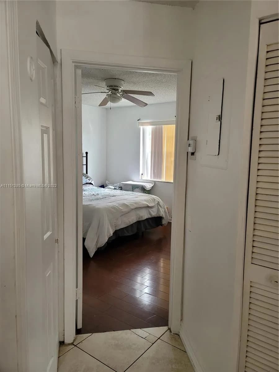 8621 SW 5th St # 201, Pembroke Pines FL 33025