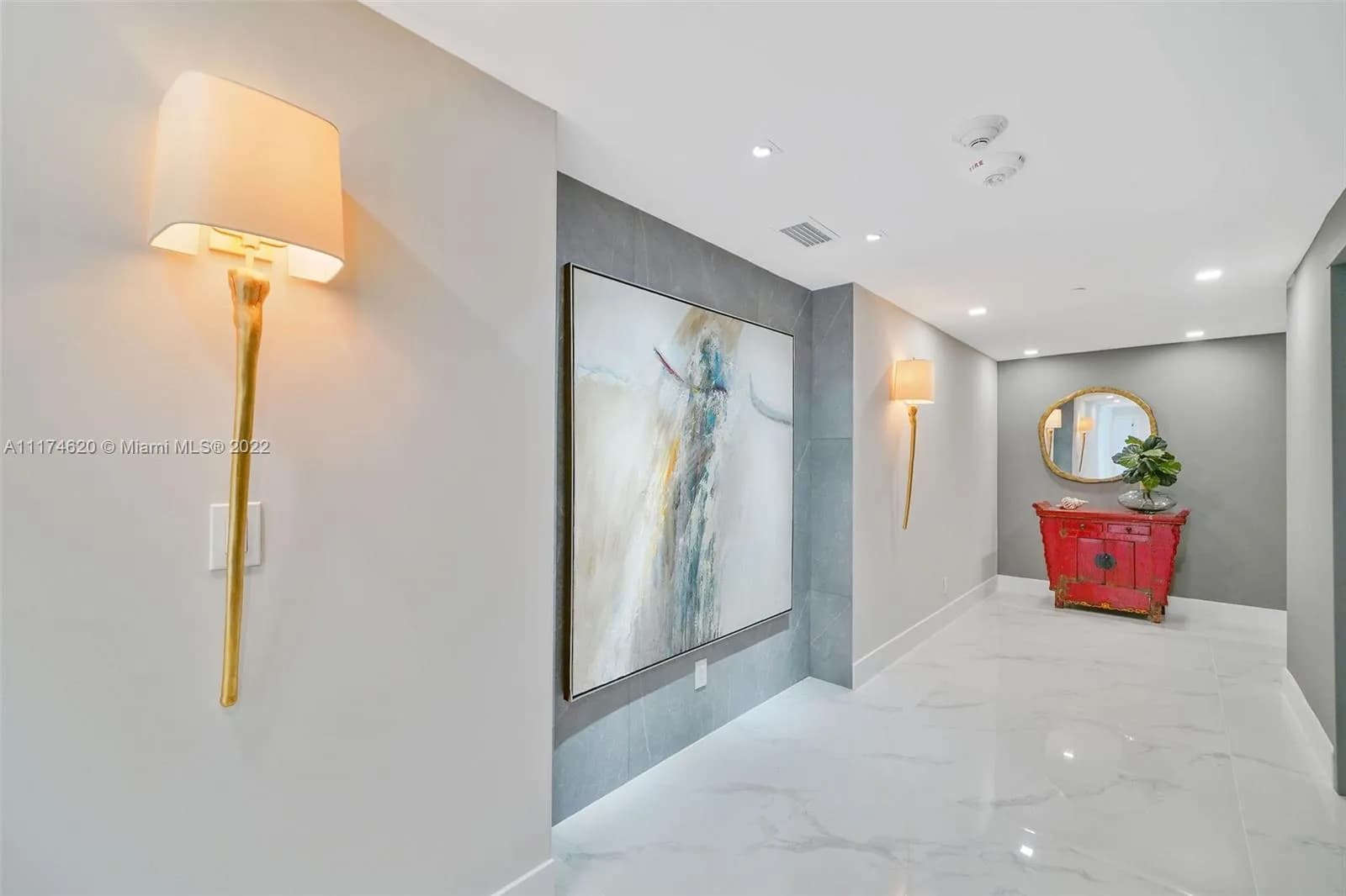 300 S Pointe Dr # 4306, Miami Beach FL 33139