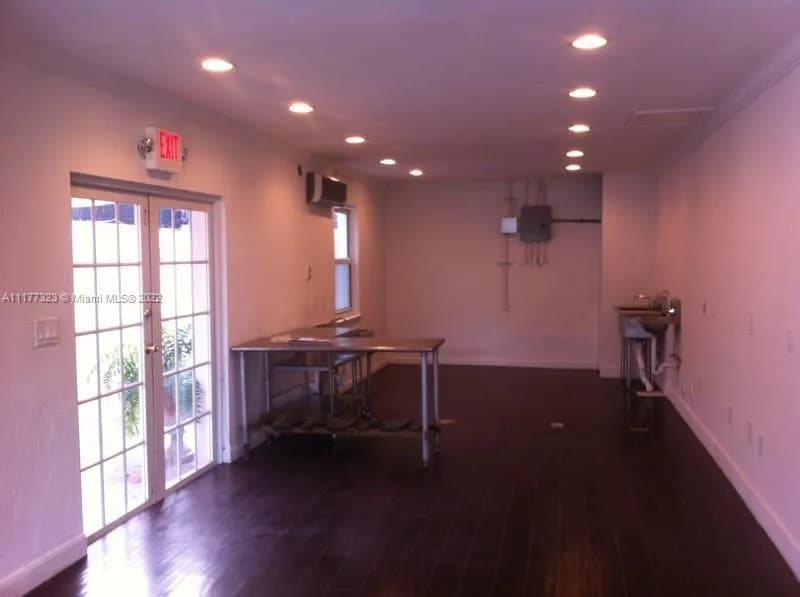 1239 Alton Rd, Miami Beach FL 33139