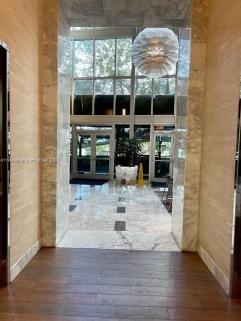 185 SW 7th St # 1605, Miami FL 33130