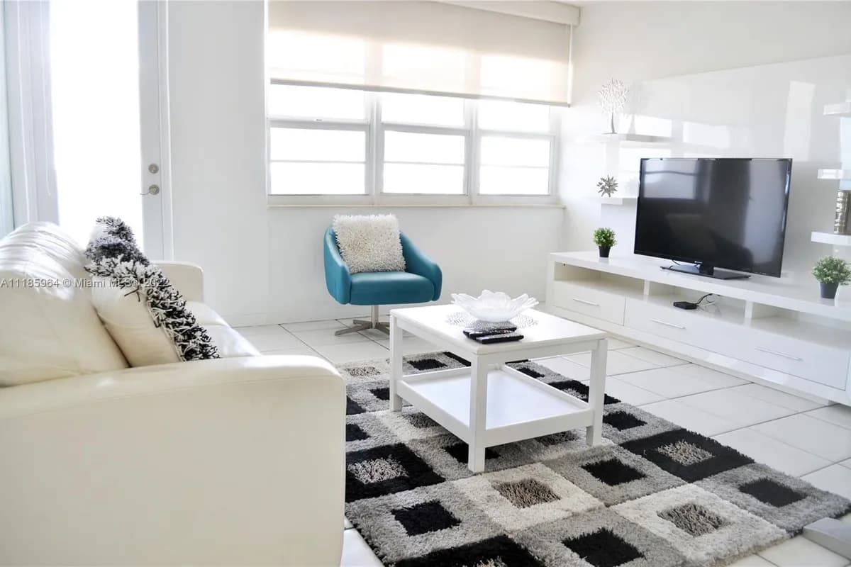 100 Lincoln Rd # 910, Miami Beach FL 33139