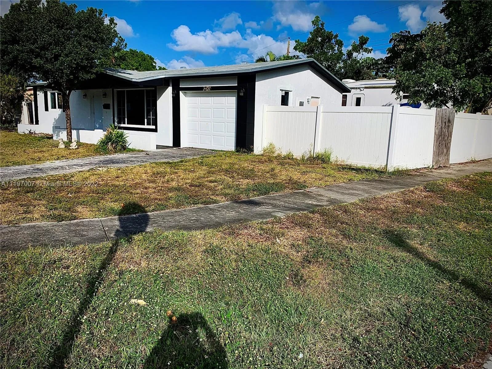 3420 NW 41st St, Lauderdale Lakes FL 33309