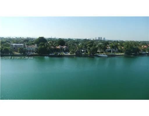 1 bedroom 1 bath Residential for sale at 5700 Collins Ave # 8K, Miami Beach FL 33140