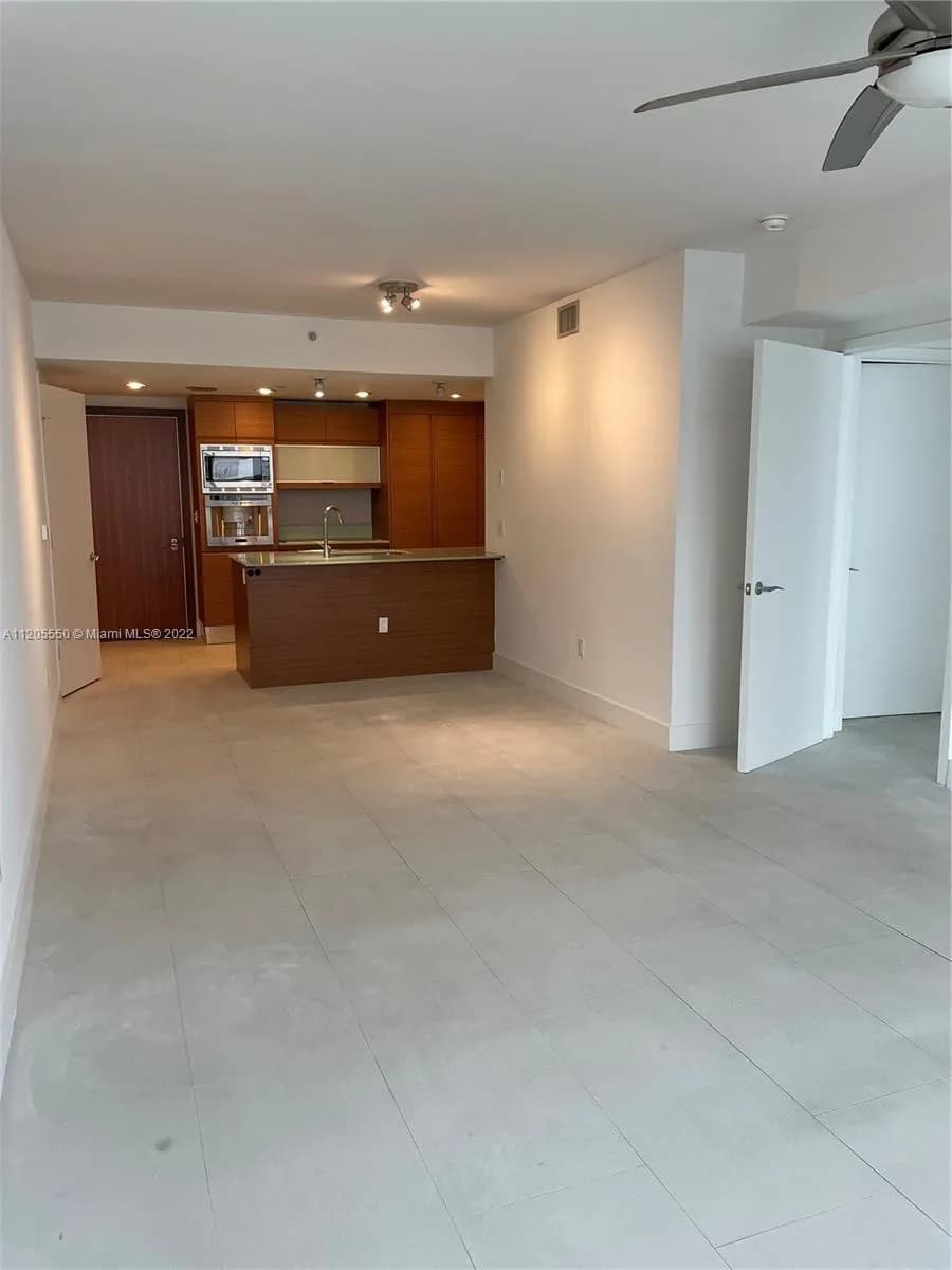 5875 Collins Ave # 906, Miami Beach FL 33140