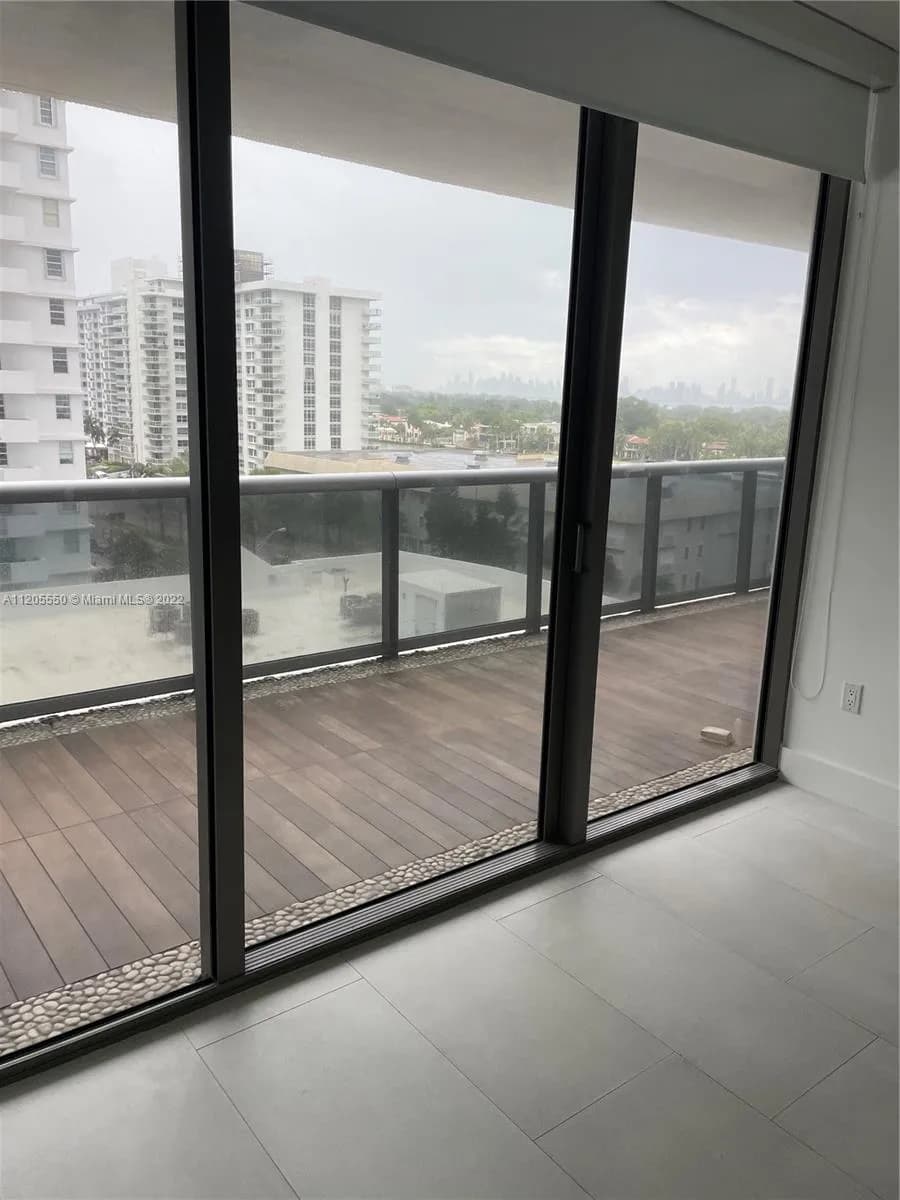 5875 Collins Ave # 906, Miami Beach FL 33140