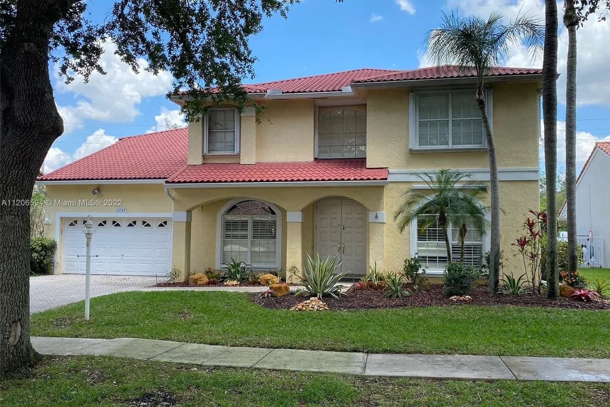 10749 Nashville Dr, Cooper City FL 33026