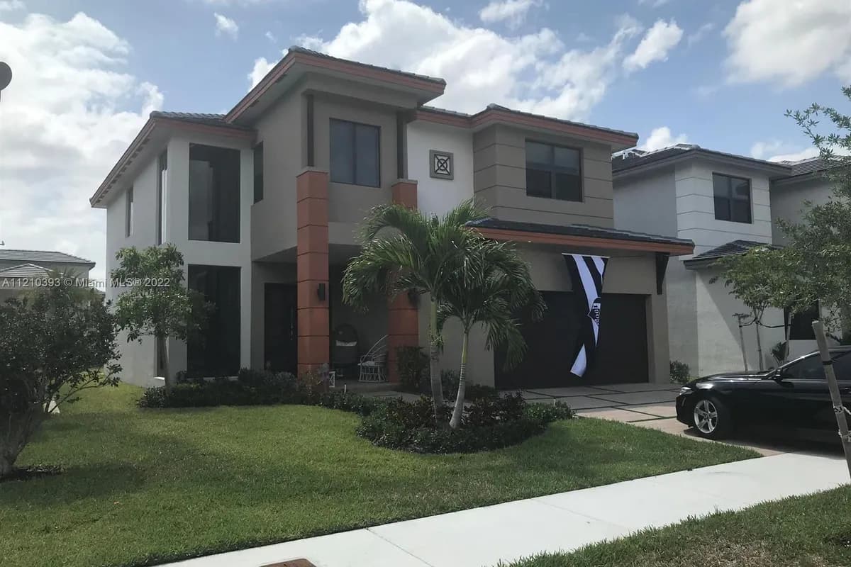 15464 NW 88th Ct, Miami Lakes FL 33018