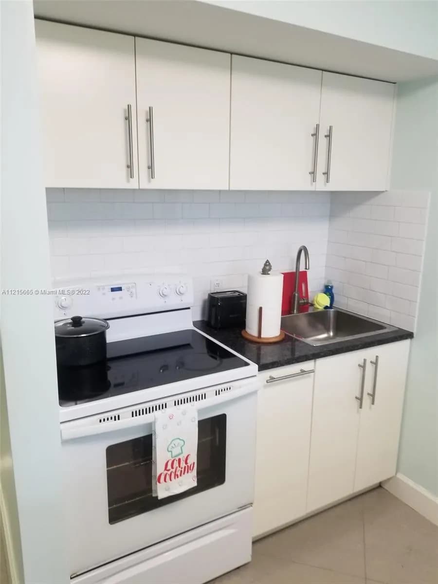 88500 Overseas Hwy # 302, Tavernier FL 33070