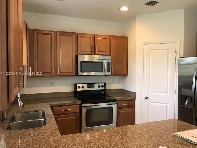 317 NE 194th Ln # 317, Miami FL 33179