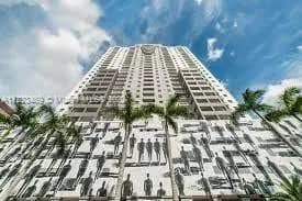 1 bedroom 1 bath for sale at 185 SE 14th Ter # 2513, Miami FL 33131