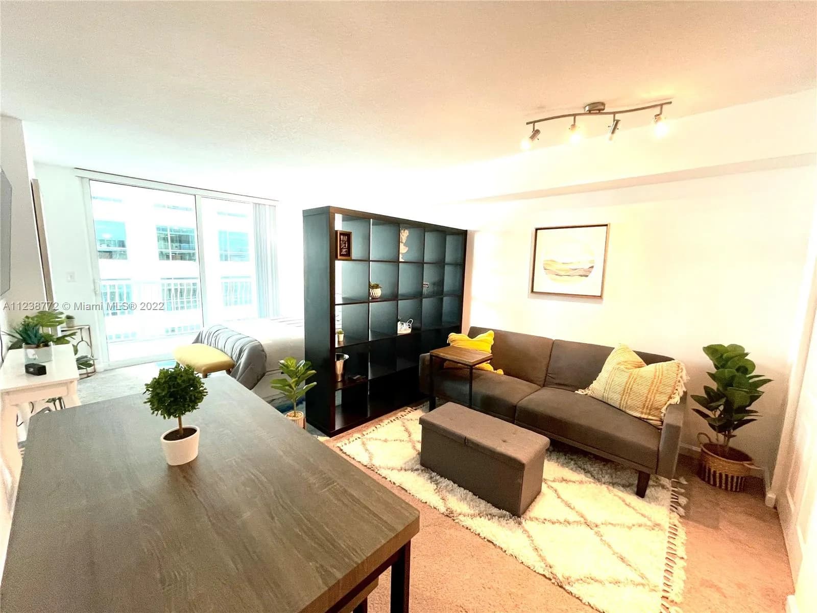 1200 Brickell Bay Dr # 2216, Miami FL 33131