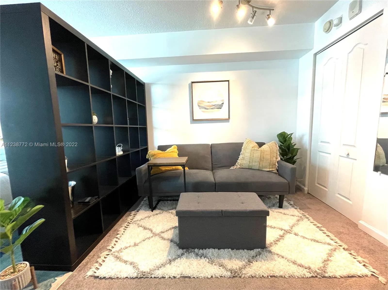 1200 Brickell Bay Dr # 2216, Miami FL 33131