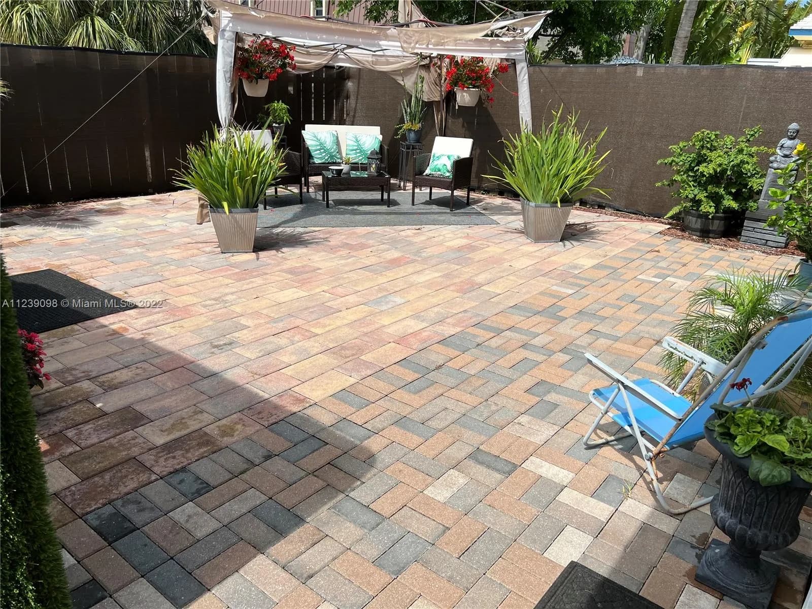 2242 NE 37th St, Lighthouse Point FL 33064