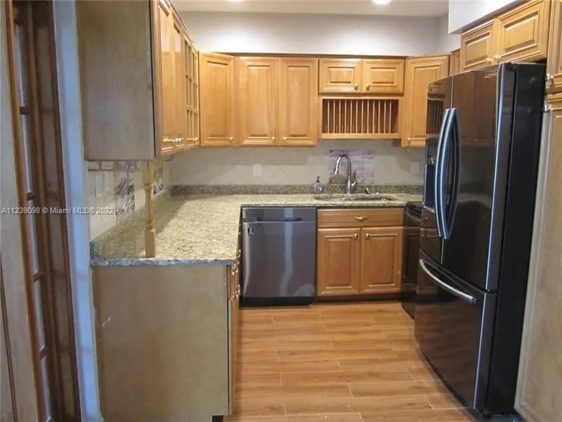 2242 NE 37th St, Lighthouse Point FL 33064