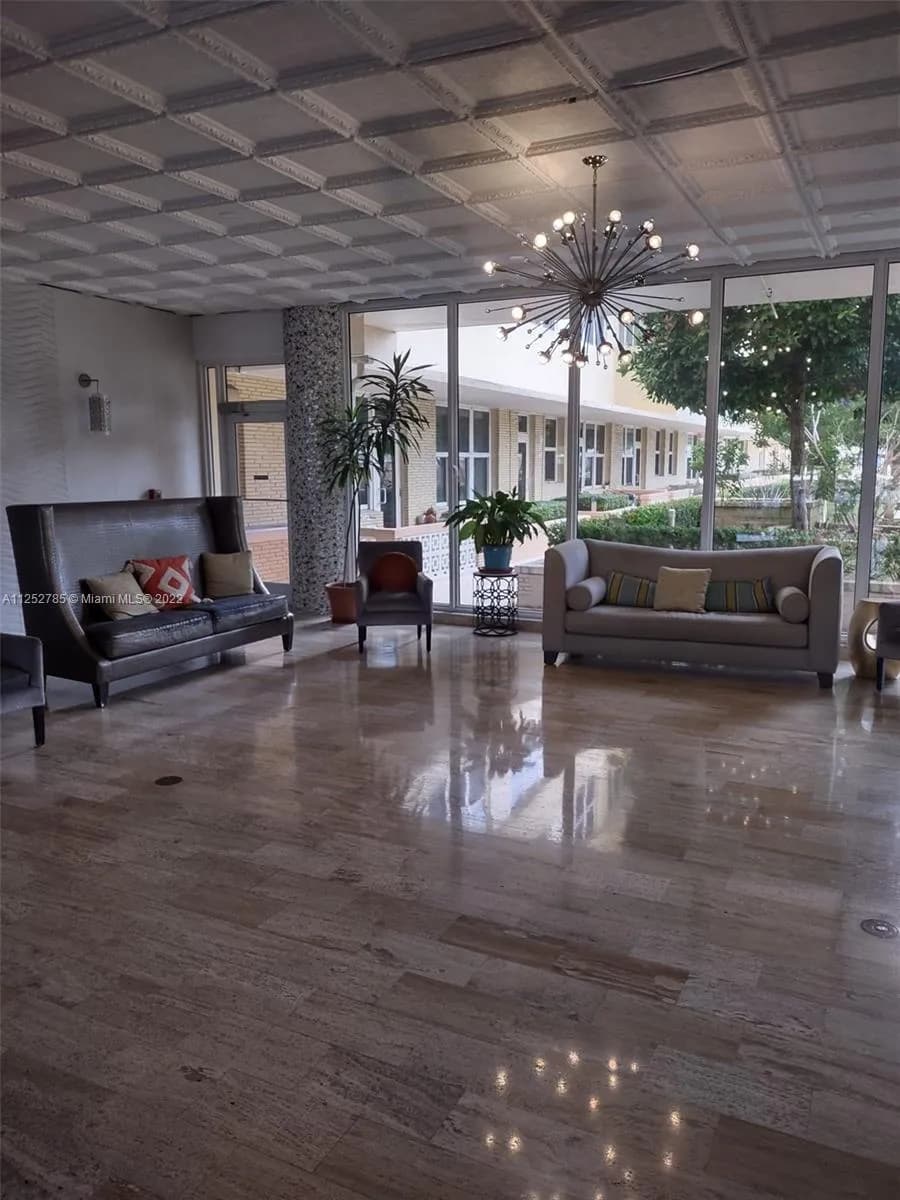 1 bath for sale at 4747 Collins Ave # 107, Miami Beach FL 33140