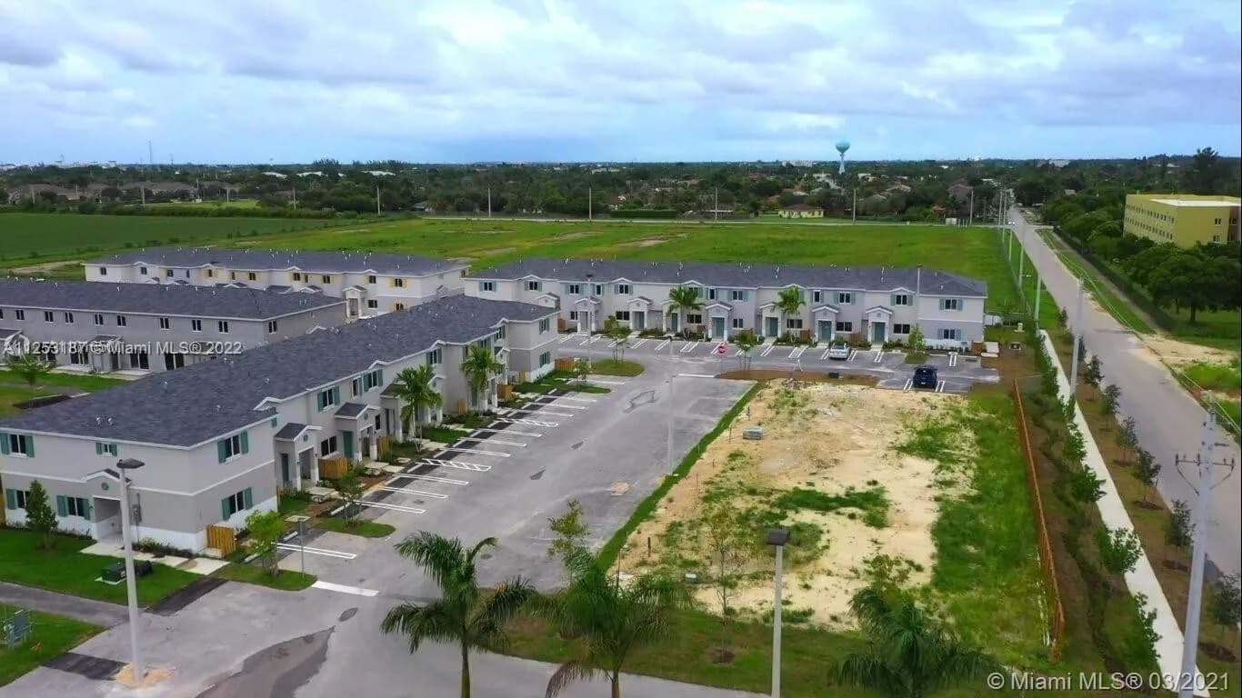 440 NW 12th Pl, Florida City FL 33034