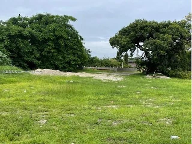 654 NW 22nd Rd, Fort Lauderdale FL 33311