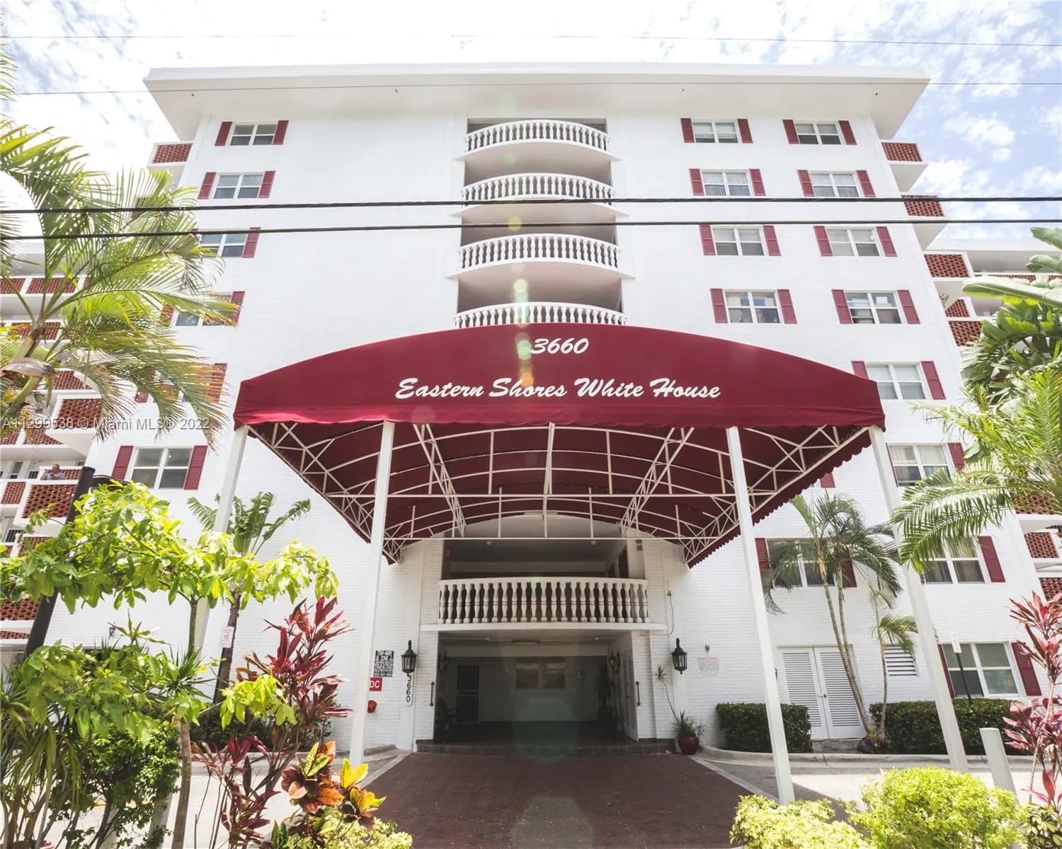 1 bedroom 1 bath for sale at 3660 NE 166th St # 510, North Miami Beach FL 33160