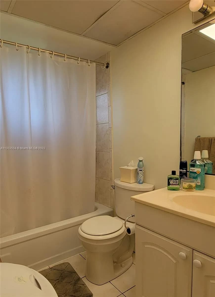 3001 NW 46th Ave # 310, Lauderdale Lakes FL 33313