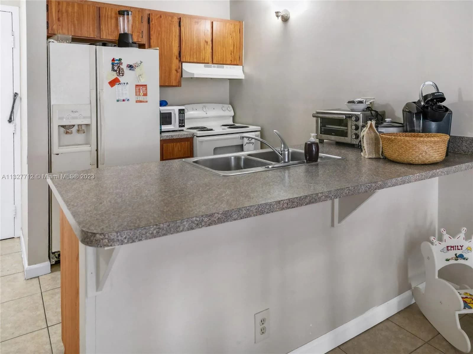 2701 Riverside Dr # B, Coral Springs FL 33065