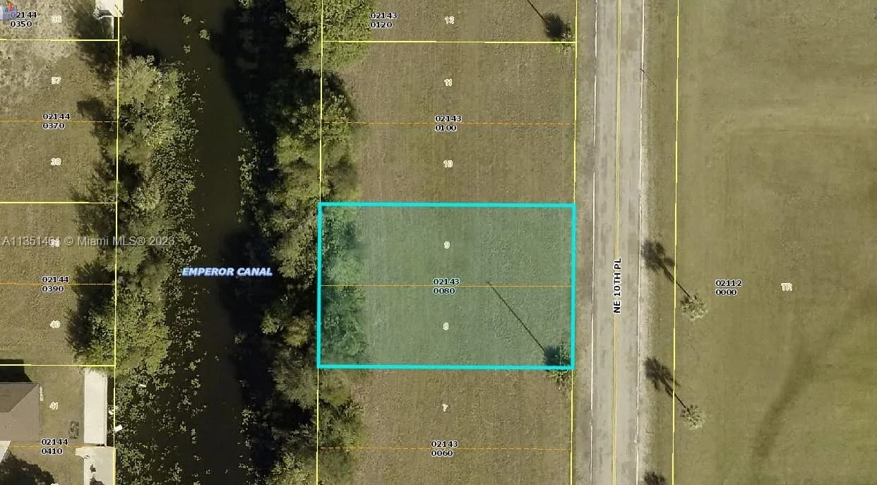 1702 NE 10th PL, Cape Coral FL 33909