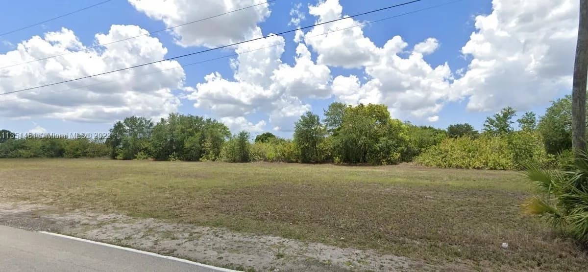 1702 NE 10th PL, Cape Coral FL 33909