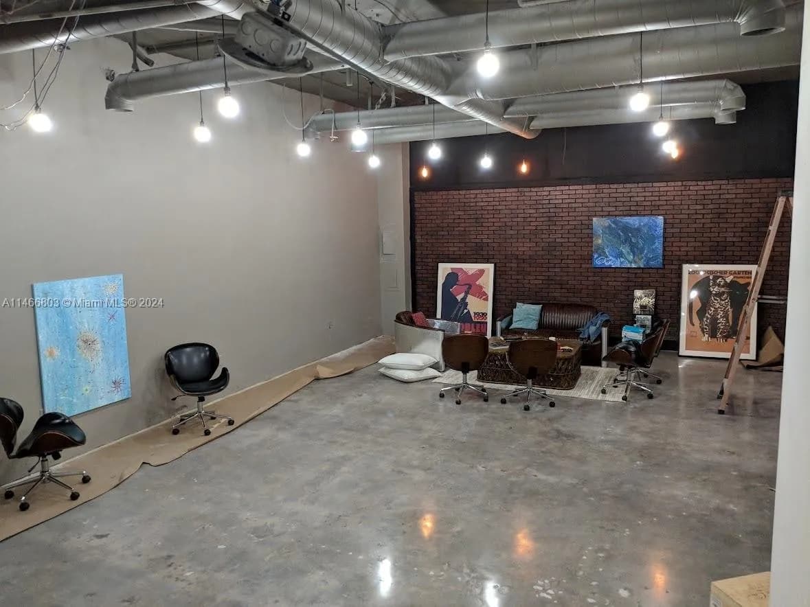 13499 Biscayne Blvd, North Miami FL 33181