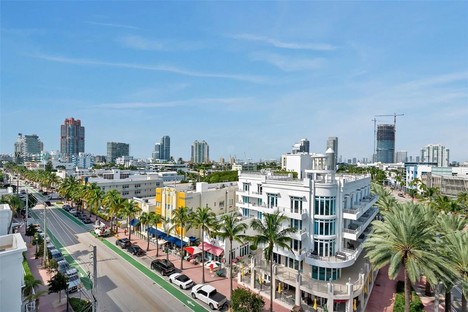 1 bedroom 1 bath for sale at 465 Ocean Dr # 804, Miami Beach FL 33139