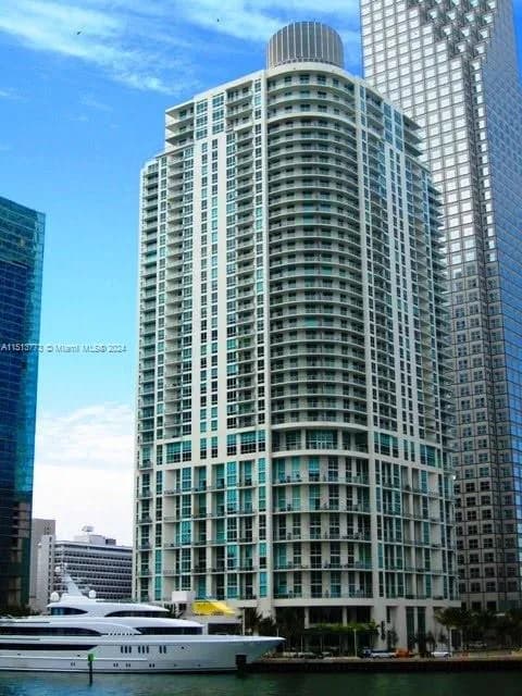 1 bedroom 1 bath for sale at 300 S Biscayne Blvd # 2709, Miami FL 33131