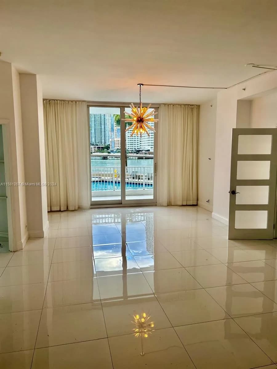 3 bedroom 2 bath for sale at 701 Brickell Key Blvd # 202, Miami FL 33131