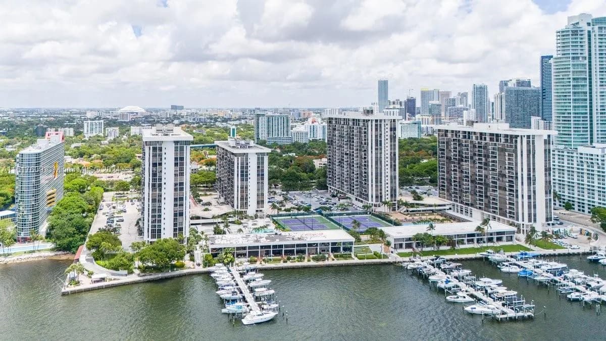 2 bedroom 2 bath for sale at 1915 Brickell Ave # C506, Miami FL 33129