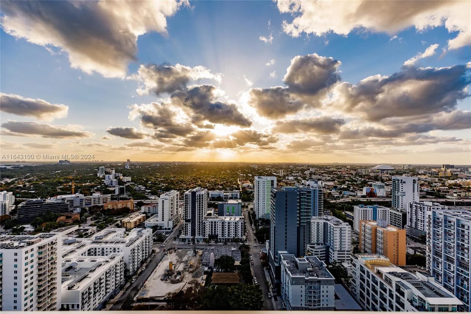 2 bedroom 2 bath for sale at 1111 SW 1st Ave, Miami FL 33130