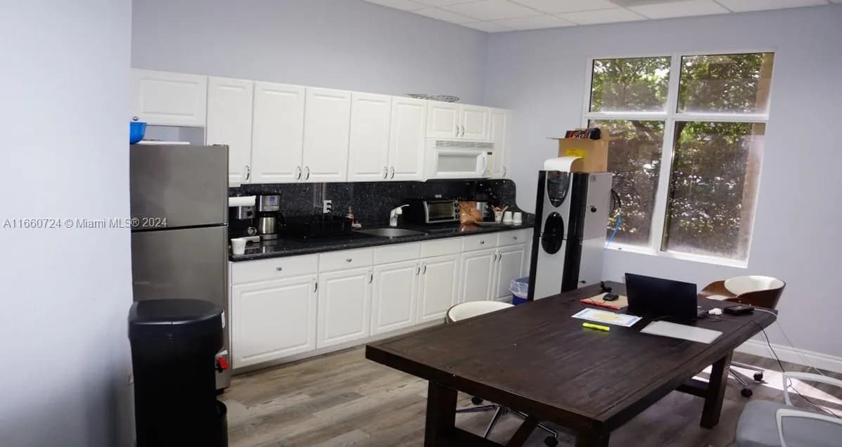 5493 Wiles Rd # 104, Coconut Creek FL 33073