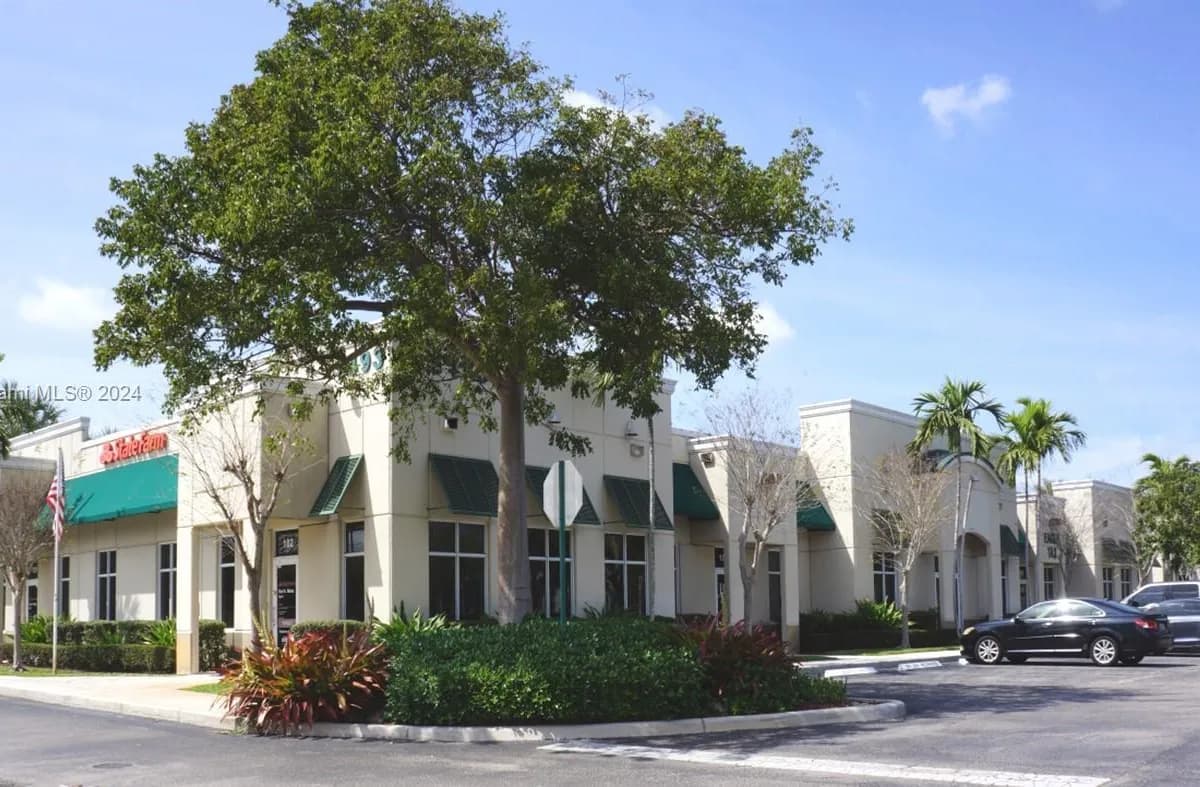 5493 Wiles Rd # 104, Coconut Creek FL 33073