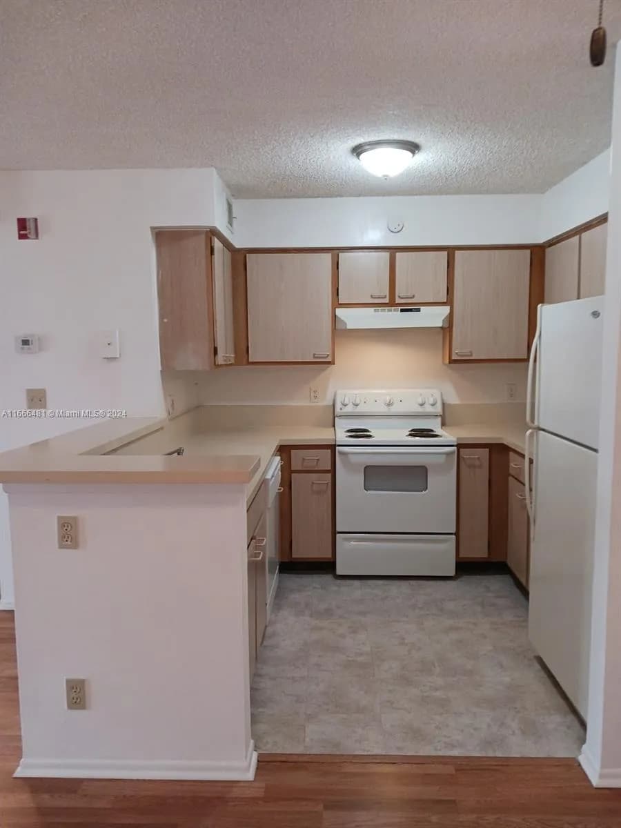 7630 Westwood Dr # 318, Tamarac FL 33321