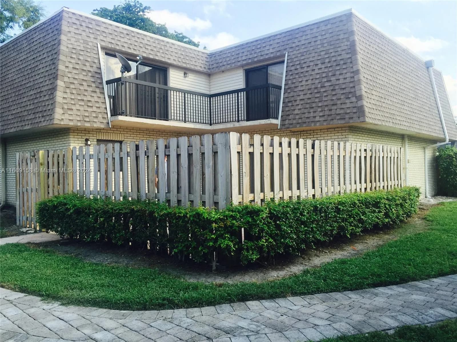 2 bedroom 2 bath for sale at 8205 SW 23rd Ct # 21A, North Lauderdale FL 33068