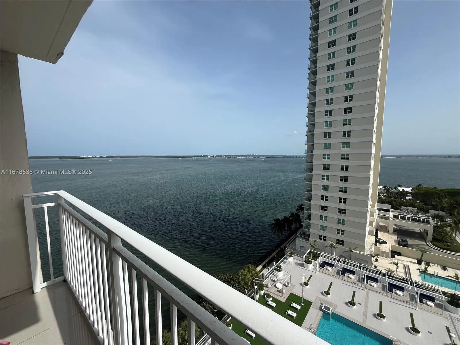 1 bedroom 1 bath for sale at 770 Claughton, Miami FL 33131