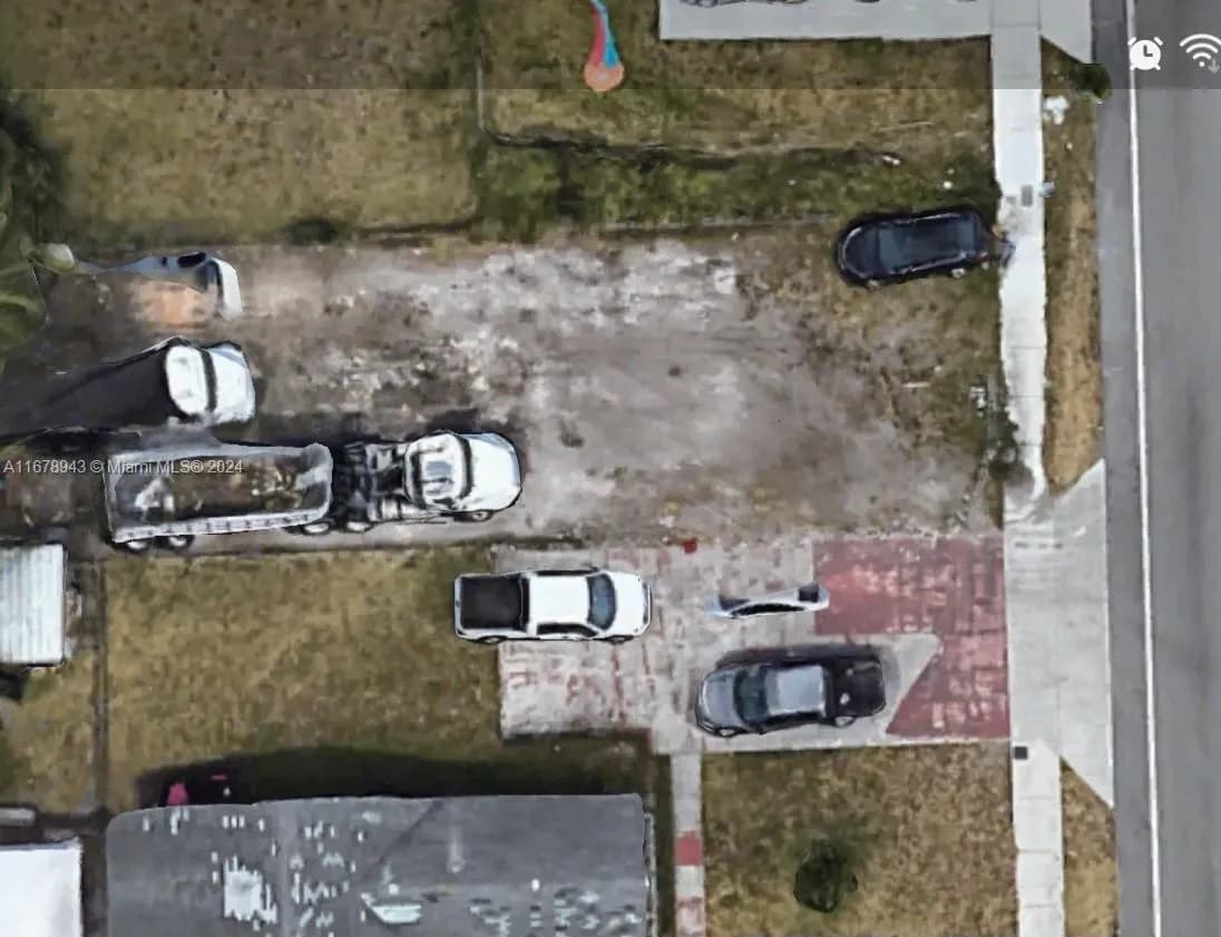 22 Sw St, West Park FL 33023