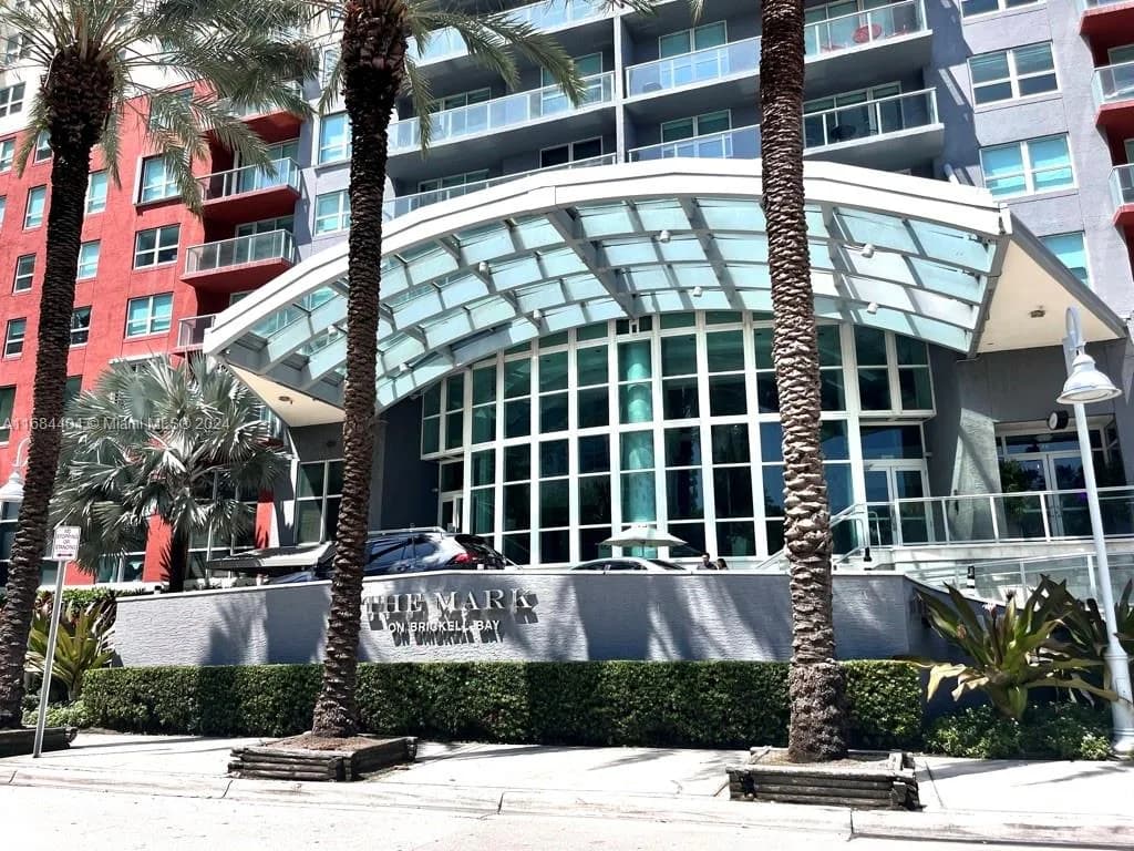 2 bedroom 2 bath for sale at 1155 Brickell Bay Dr # 1709, Miami FL 33131