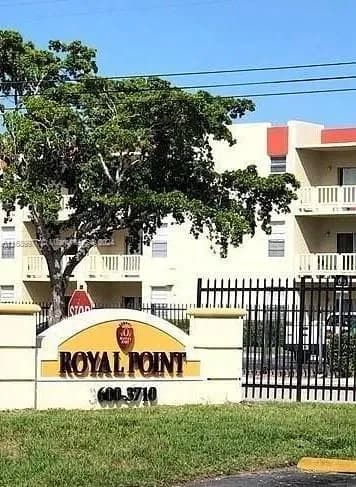 3600 NW 21st St # 305, Lauderdale Lakes FL 33311