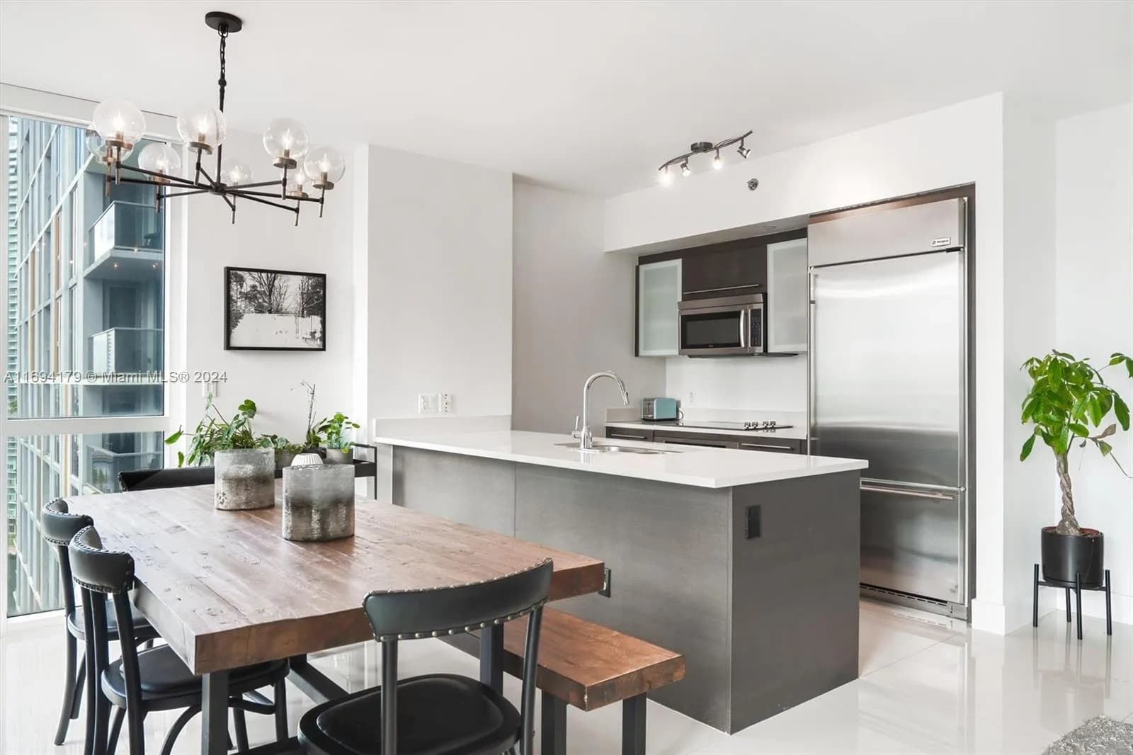 2 bedroom 2 bath for sale at 55 SE 6th St # 2002, Miami FL 33131