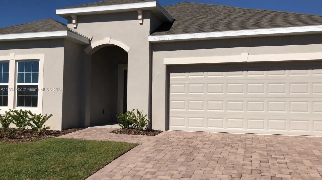 3 bedroom 2 bath for sale at 2121 Preston LN, Kissimmee FL 34746